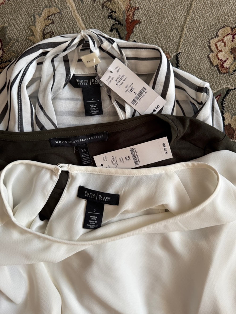 White House black market Monochrome Striped Blouse size 2- one xs - Picture 11 of 11